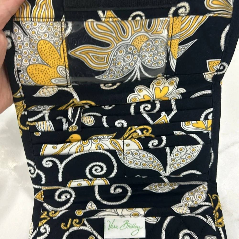 Vera Bradley Tri-Fold Wallet in Retired Yellow Bird Pattern.‎ - Picture 8 of 10